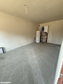 Przestronny dom bliźniak z użytkowym poddaszem