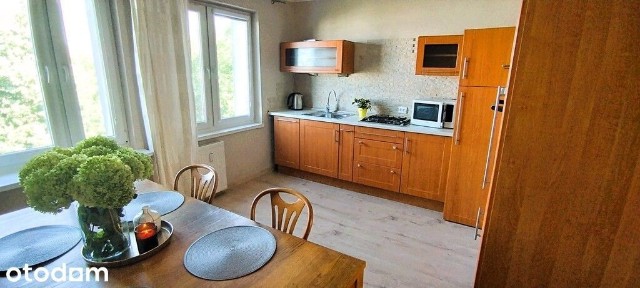 Dwa niezależne pokoje, balkon, duża kuchnia