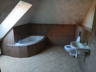Dom, fotowoltaikaklimapompa ciepła, ekogroszek- 0,135ha