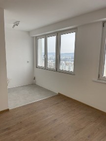 Trzy pokoje z wielkim balkonem