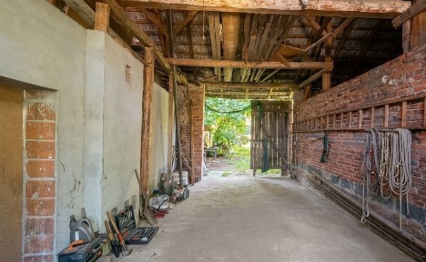 Klimatyczne siedlisko do remontu - cegła, ogród, stodoła - Szyszków