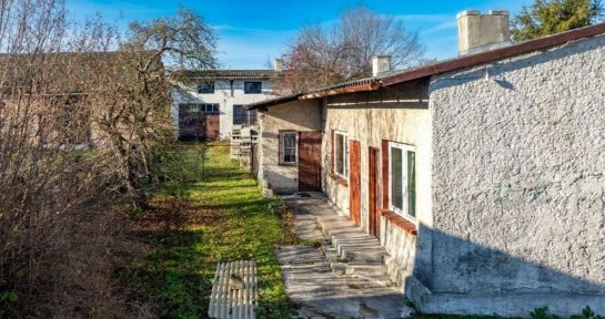 Dom na Jurze Krakowsko-Częstochowskiej pomiędzy Myszkowem a Zawierciem
