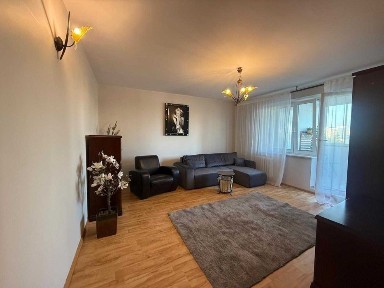 Wynajem mieszkania 3 Pokoje 63m² przy Metrze Imielin - Idealne dla studentów/pracujących, rodziny