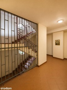 813226