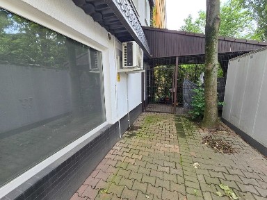 ŁÓDZKA / WESOŁA, lokal dwupoziomowy, 70 m2, witryna, biuro, usługi itp