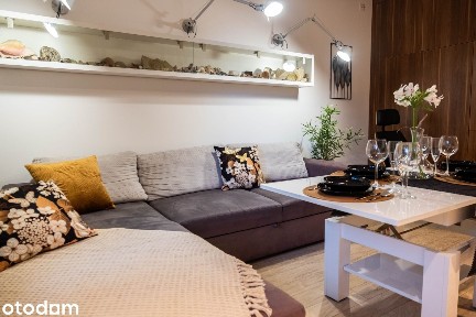 Przestronne 2 pokoje 52 m² z balkonem i miejsce postojowym.