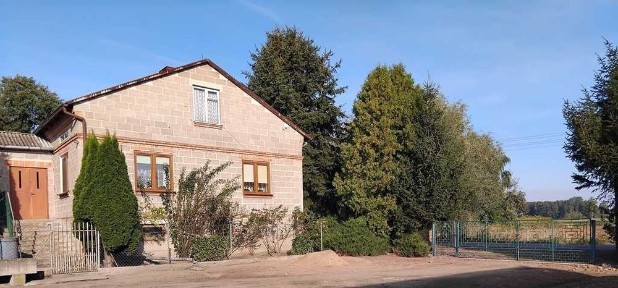 Gospodarstwo rolne o pow. 2.3 ha z domem i budynkami gospodarczymi