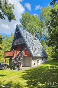 Dom letniskowy nad jeziorem na Kaszubach.