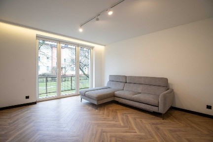Do wynajęcia mieszkanie 46m2. Dwa niezależne pokoje. Parter. os. Bór 2 Nowy Targ. Dostępne od 1 września.