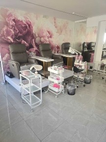 Odstąpię salon kosmetyczny w centrum Warszawy