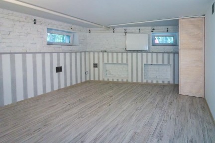 Suterena 40m2, W-wa Włochy, kamienica, cegła, poziom -1, umeblowane