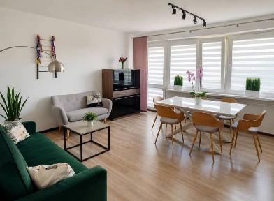 78 m2 Binków 3 pokoje 2 piętro PO REMONCIE 78 m² | Binków | 3 pokoje | 2 piętro | Winda | Duża komórka | Po remoncie