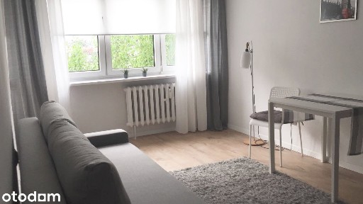 Młodych Techników osobna kuchnia, balkon, blisko Rynek, media miejskie