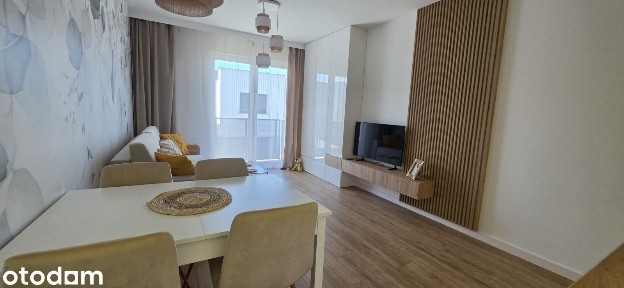 Mieszkanie 3-pokojowe z balkonem w Wrocławiu. Z miejscem naziemnym.