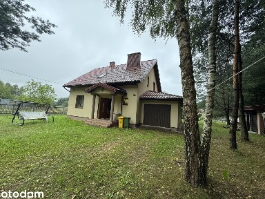 Dom z sercem w Grochowiskach - przestrzeń i piękne otoczenie natury