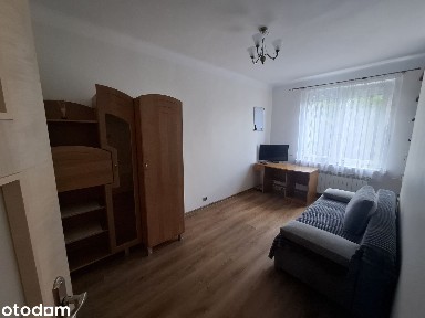 Mieszkanie dwupokojowe z widokiem na korony drzew
