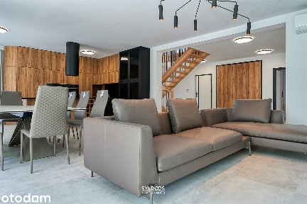 Dom, 372,60 m², Lusina