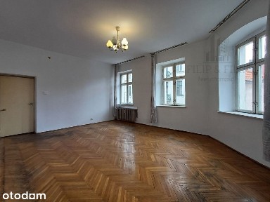 2 pokoje-Cegła-Starówka-Kamienica-2 piętro