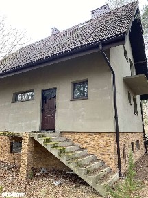 Dom pod lasem z wysokiej jakości materiałów