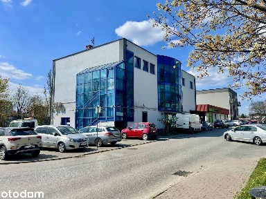 Lokale usługowe 45-810 m² w budynku z doskonałą ekspozycją