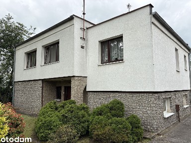 Dom z garażem w spokojnej lokalizacji