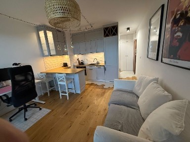 Mieszkanie na wynajem 38 m² | 2 pokoje | prywatny ogródek + taras | 200 m SKM | parking | Wawer, Szpacza