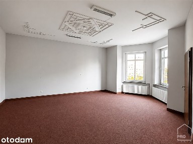Przestronny apartament w kamienicy z windą