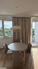 Nowiutki, klimatyzowany 3 pokojowy apartament na wynajem z balkonem.