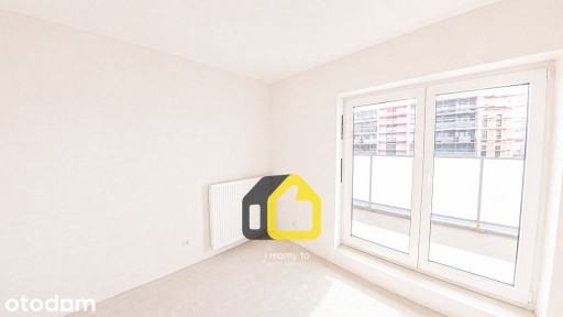Słoneczna kawalerka, duży balkon, osobna kuchnia