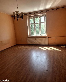dwupokojowe, które może stać się trzypokojowym, z garażem i piwnicą