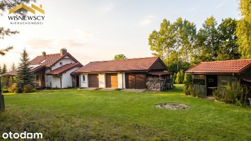 Dom ze stajnią na działce 8256 m²-Kochanówka