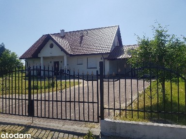 Wolnostojący, 4 sypialnie,2 łazienki,duża działka.