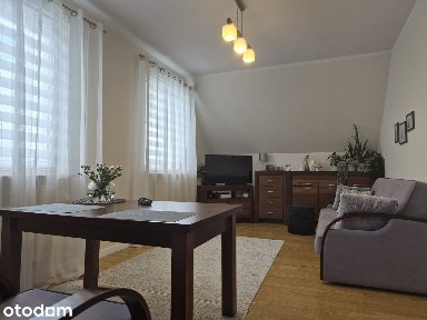 Na sprzedaż 3 pokojowe mieszkanie, 52 mkw, cena 390 000 zł.