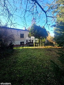 Wyjątkowy dom rodzinny z dużym ogrodem otoczony zielenią.