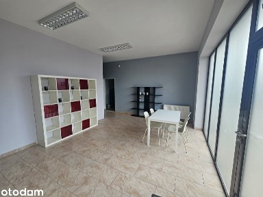 Parterowy lokal z witrynami do własnej aranżacji