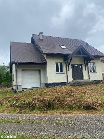 Dom wolnostojący z garażem w spokojnej wsi