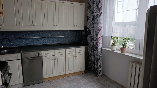 Słoneczna kawalerka 36,4m2 z oddzielną kuchnią i balkonem
