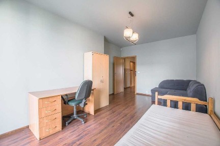 ul. Stańczyka | 3 osobne pokoje | Dla 3-6 osób | Dla studentów AGH/UR/UJ/UKEN | Z balkonem i parkingiem | 74m2