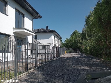 Nowy dom blisko WKD wolny od grudnia