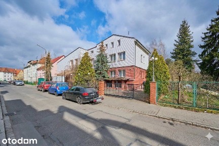 Dom jednorodzinny + budynek usługowy