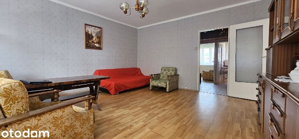 *Kupujący nie płaci prowizji*Trzy pokoje, balkon, pierwsze piętro*