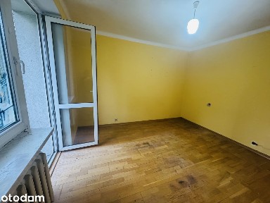 OSIEDLE PIASTOWSKIE ! Do remontu, kawalerka z balkonem, zielono