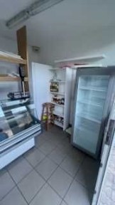 Mały kiosk handlowy do wynajęcia-Bieńczycki Plac Targowy
