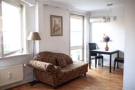 Wynajme mieszkanie kawalerke w centrum wroclawia przy rynku studio na wynajem balkon winda cisza