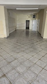 Lokal handlowy w centrum Śmigla przy rynku, ul. Jagiellońska. Parter