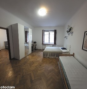 Mieszkanie koło Bulwarów Wiślanych, UW