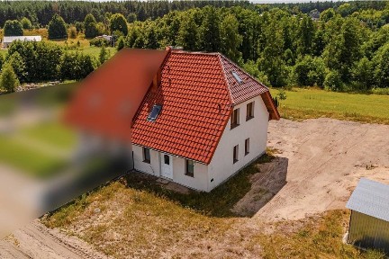 Połowa bliźniaka na sprzedaż, Międzybłocie