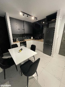 NOWE, W PEŁNI WYPOSAŻONE MIESZKANIE Z BALKONEM I MIEJSCEM POSTOJOWYM