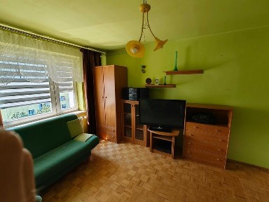 Mieszkanie 63m2, 3 pokoje, piwnica osobna kuchnia, osobna łazienka, osobne WC, do remontu