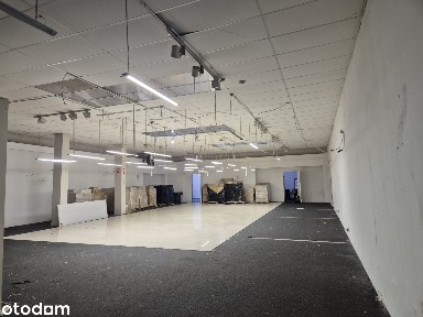 Hala 993 m² Parking 50 aut Radom, ul. Słowackiego 100